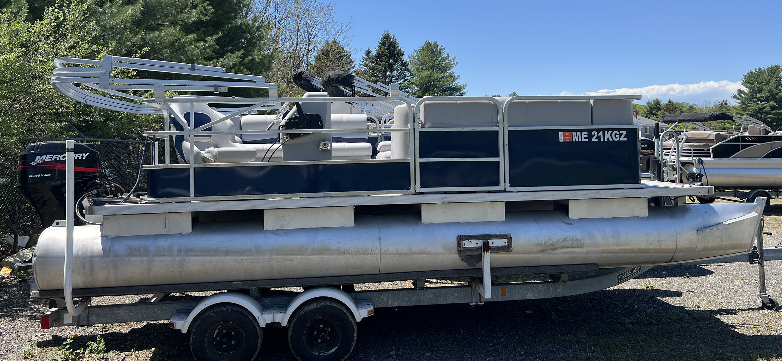 1987 SmokerCraft Pontoon