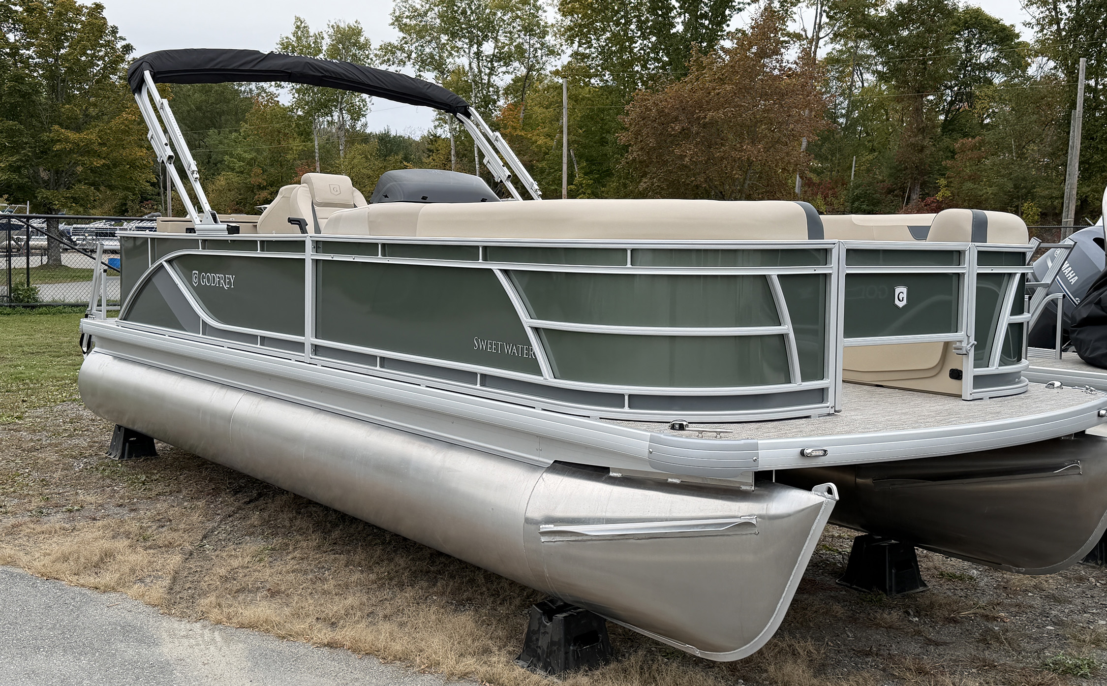 2026 Godfrey SW2286FSSE Pontoon Boat - Sage/Moonstone 2026 Godfrey SW2286FSSE Pontoon Boat - Sage/Moonstone