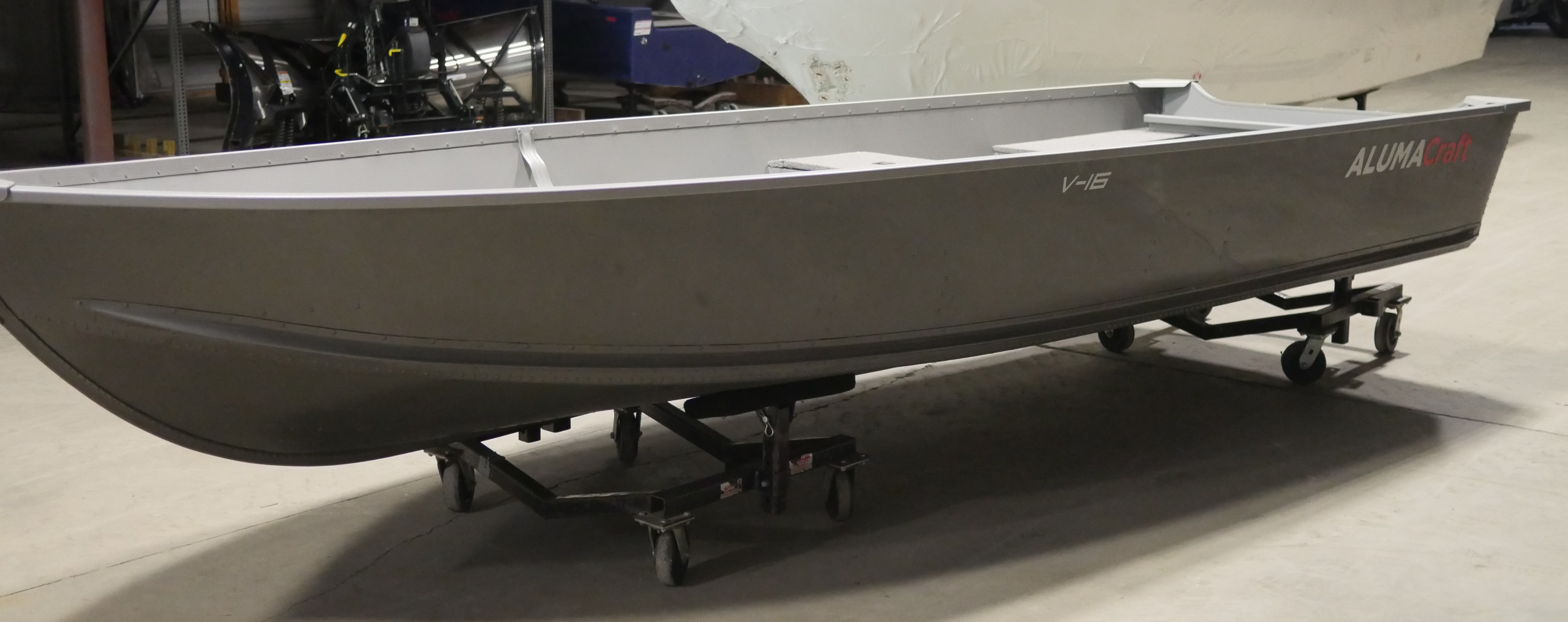 2025 Alumacraft V16 - Gray