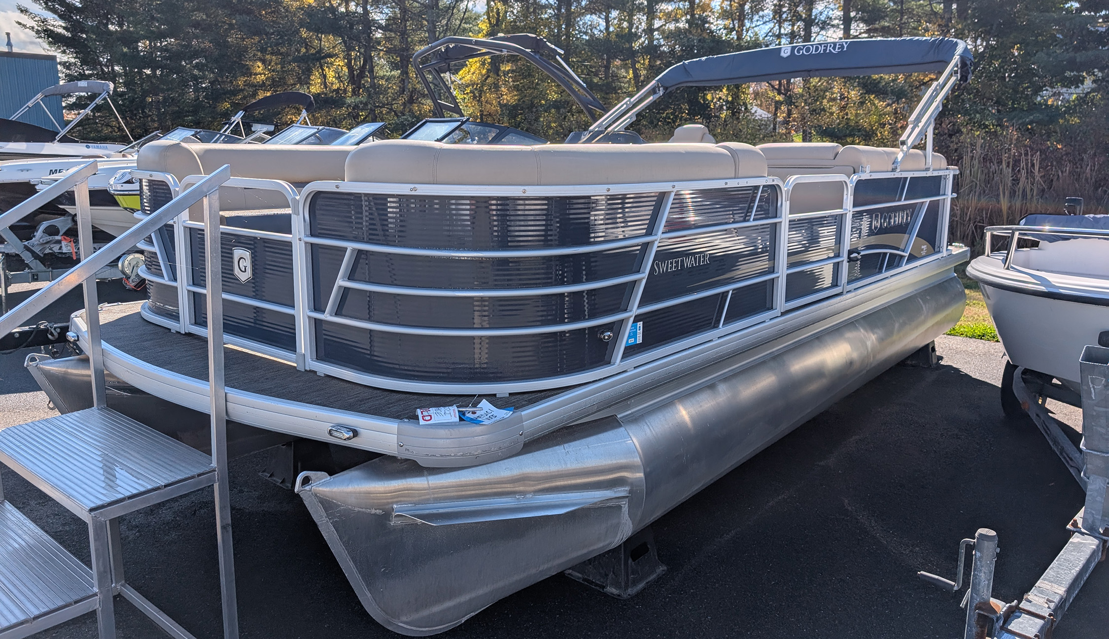 2021 Godfrey SW286C4 Pontoon Boat
