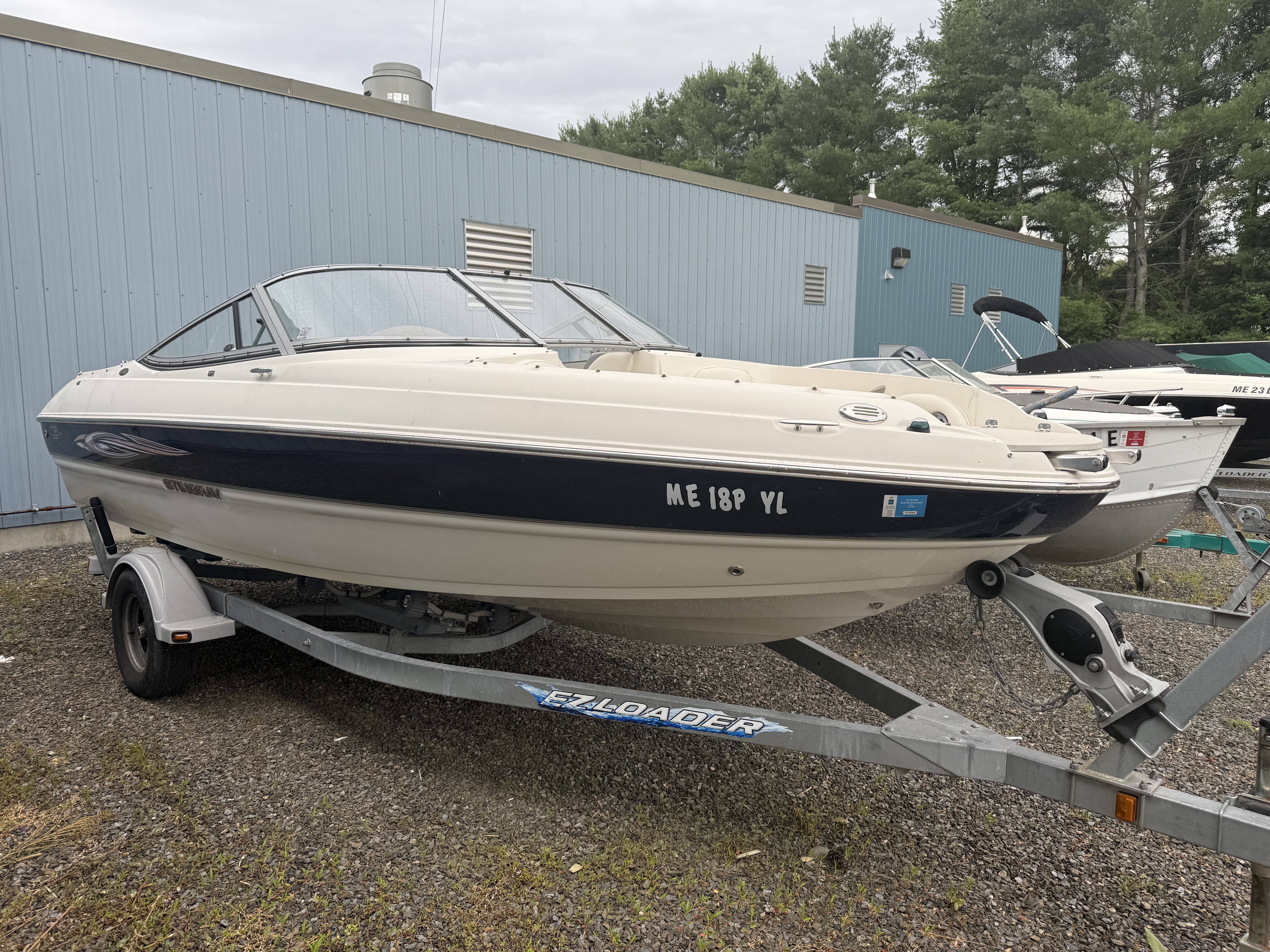 2013 STINGRAY 208LR
